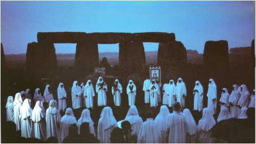 Druids gather to Harrys banner at the solstice